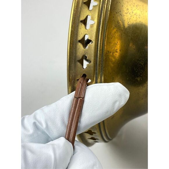 Antique B&H BRADLEY & HUBBARD Brass Oil Lamp Converted Electric w/ Glass Chimney - Picture 10 of 11